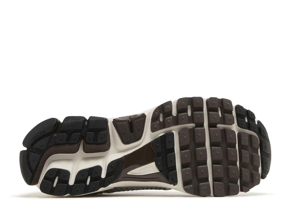 NIKE ZOOM VOMERO 5 PHANTOM LIGHT IRON ORE