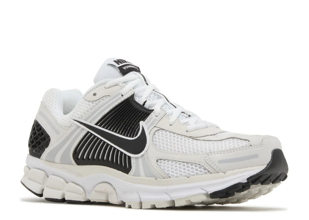 NIKE ZOOM VOMERO 5 WHITE BLACK