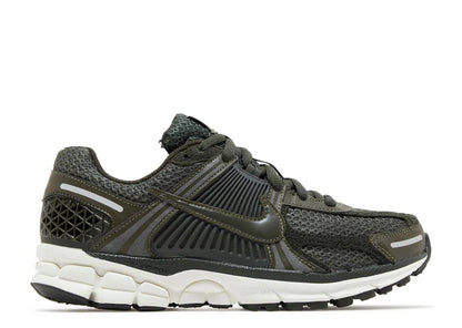 NIKE ZOOM VOMERO 5 SEQUOIA