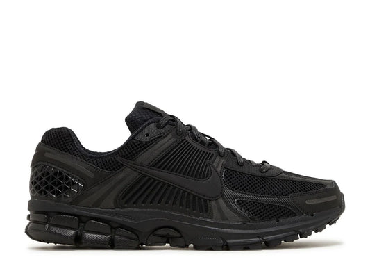 NIKE ZOOM VOMERO 5 TRIPLE BLACK